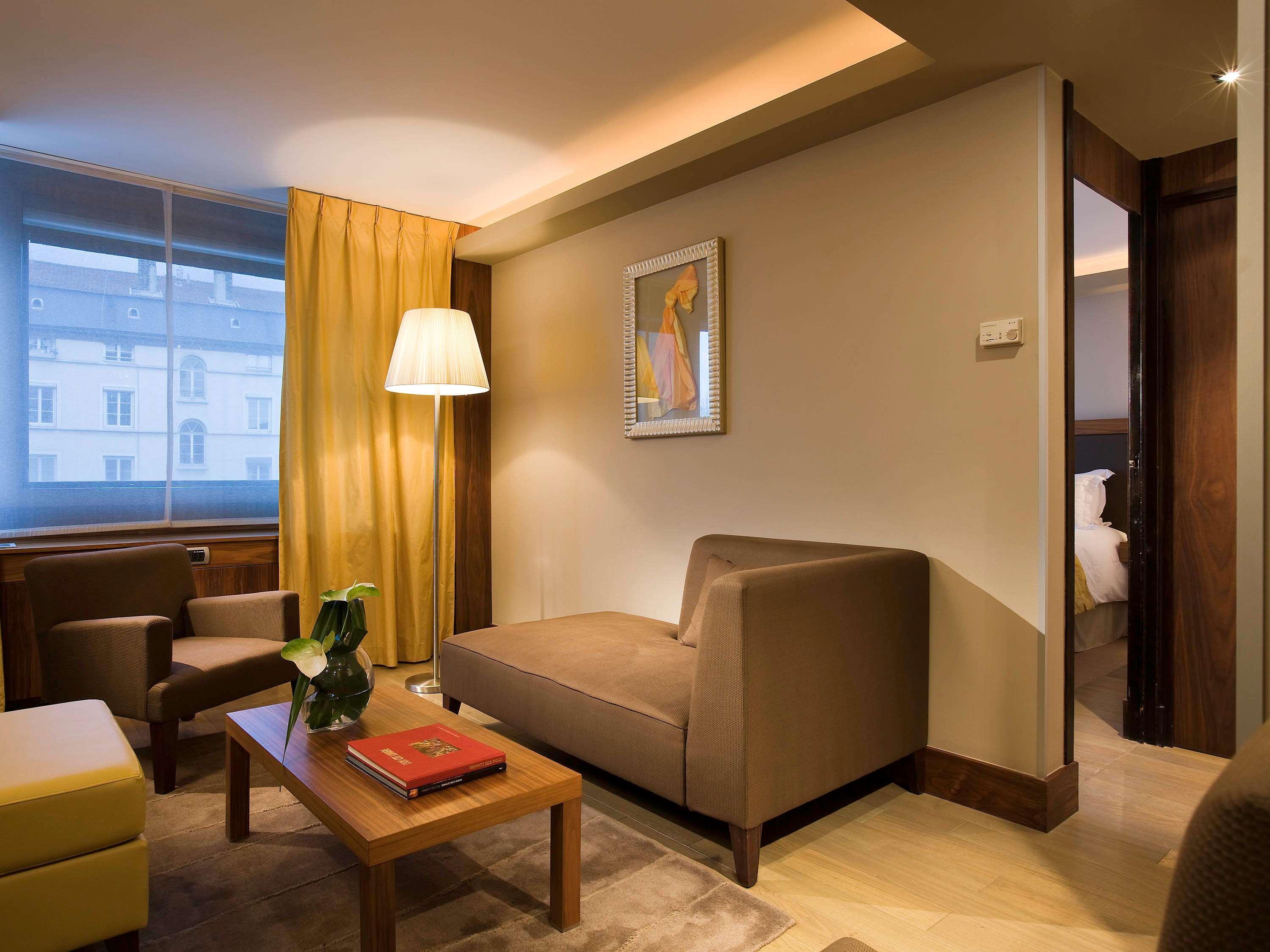 索菲特里昂贝勒库尔酒店 外观 照片 A suite at the hotel