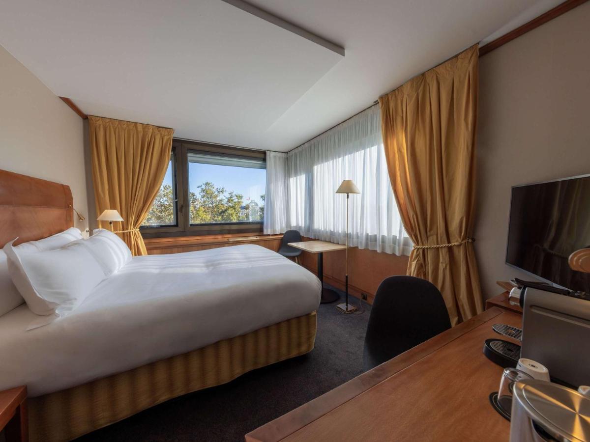 索菲特里昂贝勒库尔酒店 外观 照片 A room at the hotel