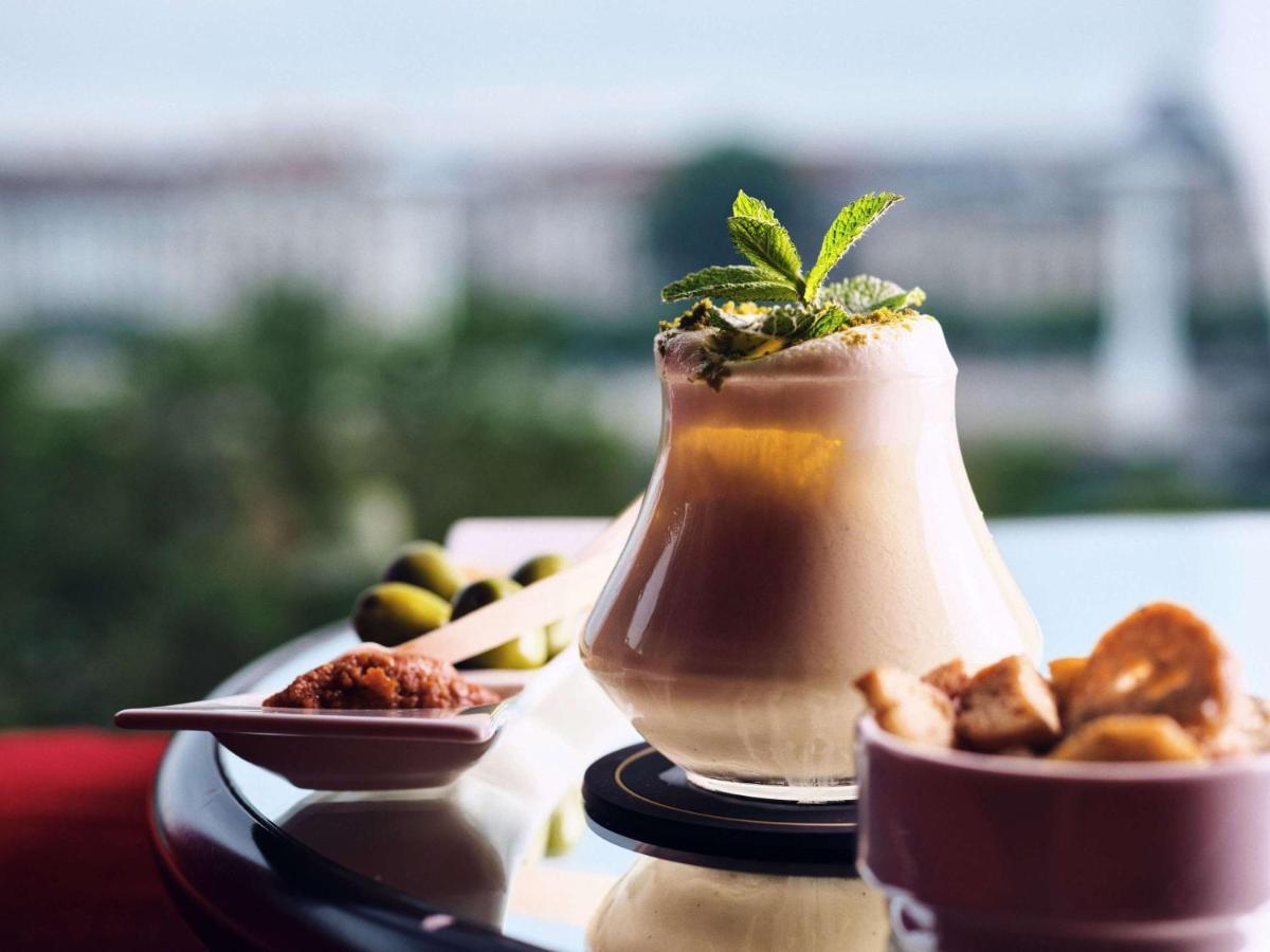 索菲特里昂贝勒库尔酒店 外观 照片 A glass of boza