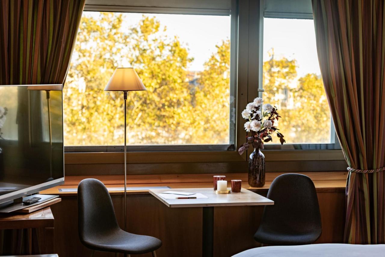 索菲特里昂贝勒库尔酒店 外观 照片 A room at the hotel