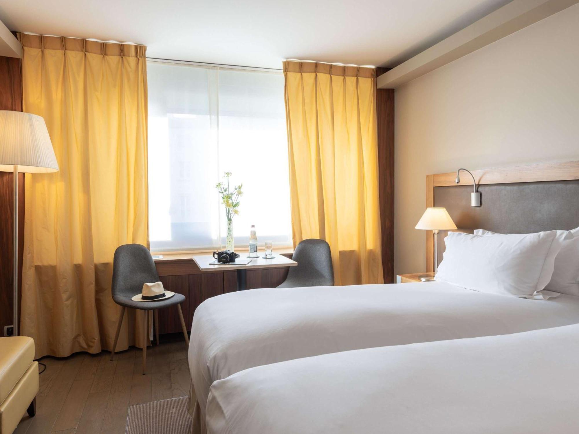 索菲特里昂贝勒库尔酒店 外观 照片 A room at the hotel
